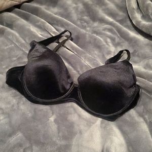 ▪️Victoria's Secret Black Velvet 36C with black rose, lightly padded, underwire